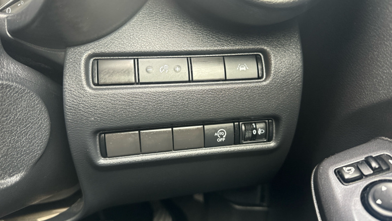 Nissan Juke 1.0 DiG-T 114 N-Connecta 5dr DCT Petrol Hatchback